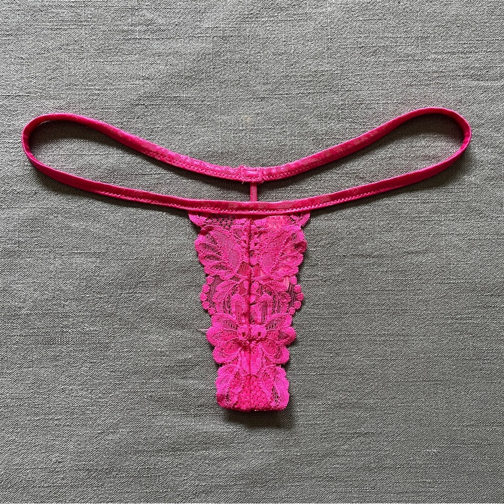 Victoria’s Secret Mini Lacey Thong V-String